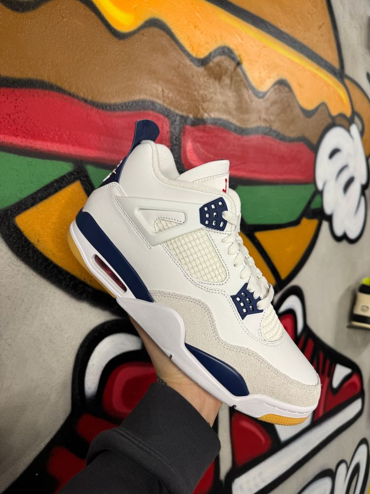 Air Jordan 4 Retro SB "Navy"